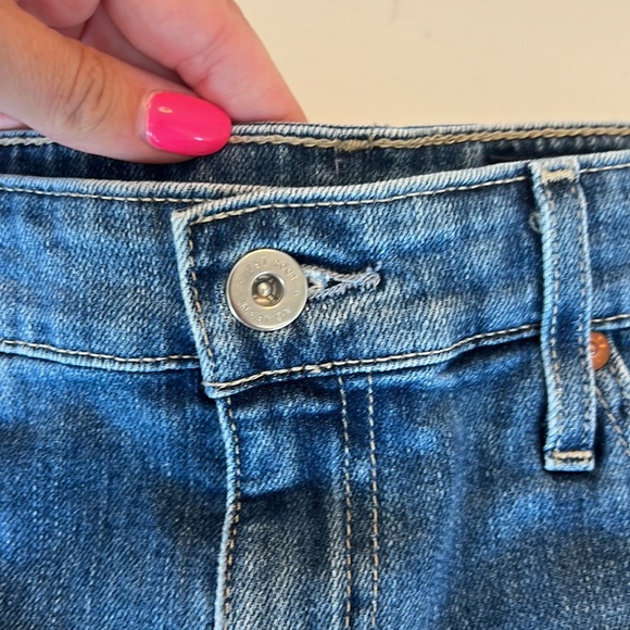 AG Denim Hailey Cut-Off Shorts, size 28 - Picture 3 of 8